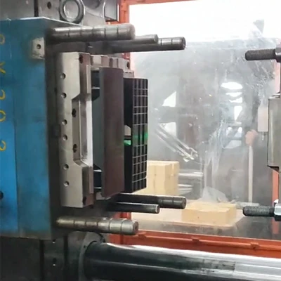 Veza između plastičnih koluta i poluvodiča poluvodiča